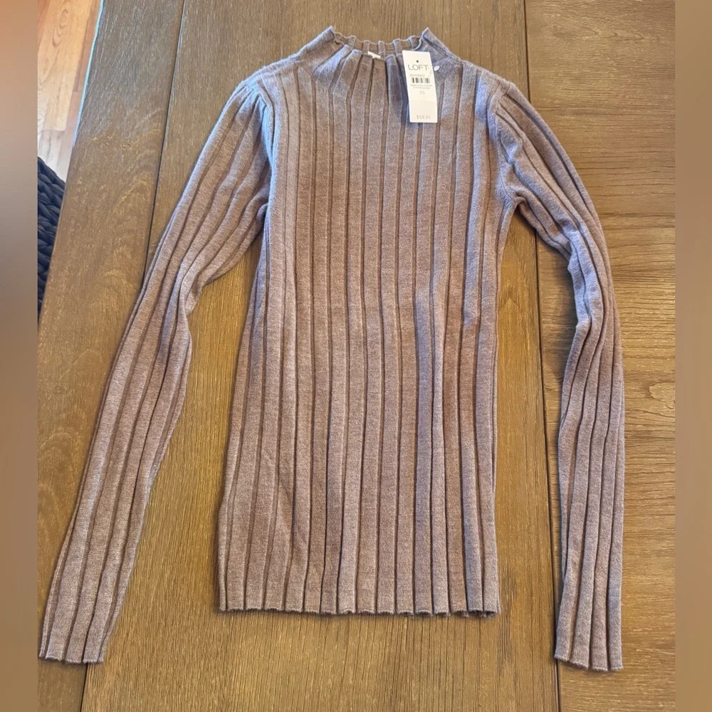 NWT Loft ribbed top - Picture 1 of 6